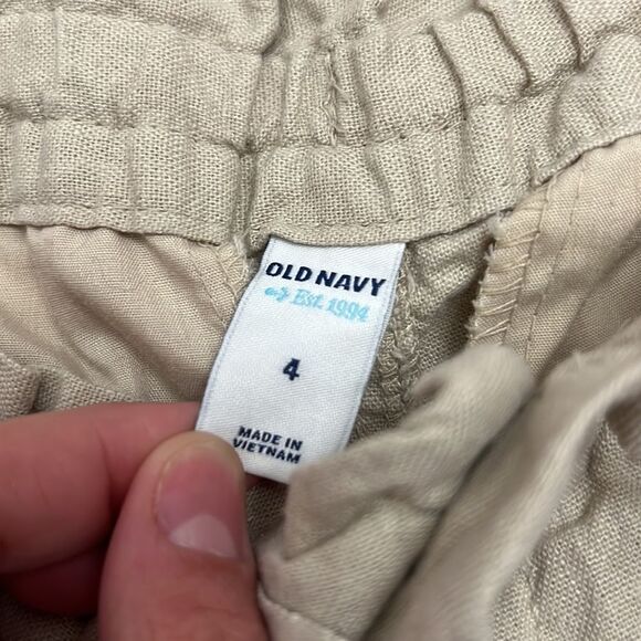 Old Navy Size 4 Comfy Cuffed Shorts - Picture 2 of 3